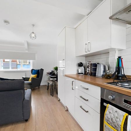 Village Cwtch Whitchurch 2 Bedroom Apartment كارديف المظهر الخارجي الصورة