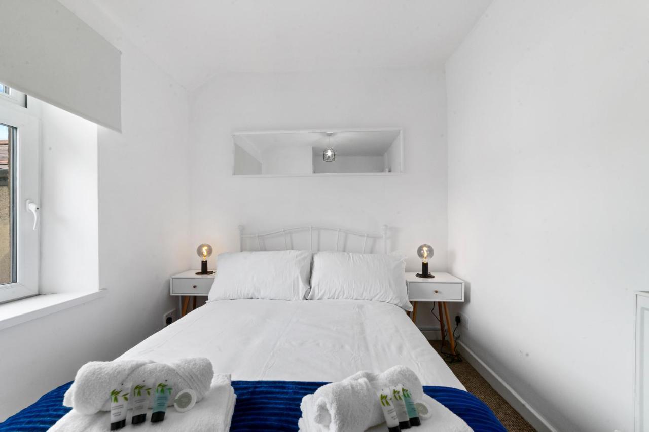Village Cwtch Whitchurch 2 Bedroom Apartment كارديف المظهر الخارجي الصورة
