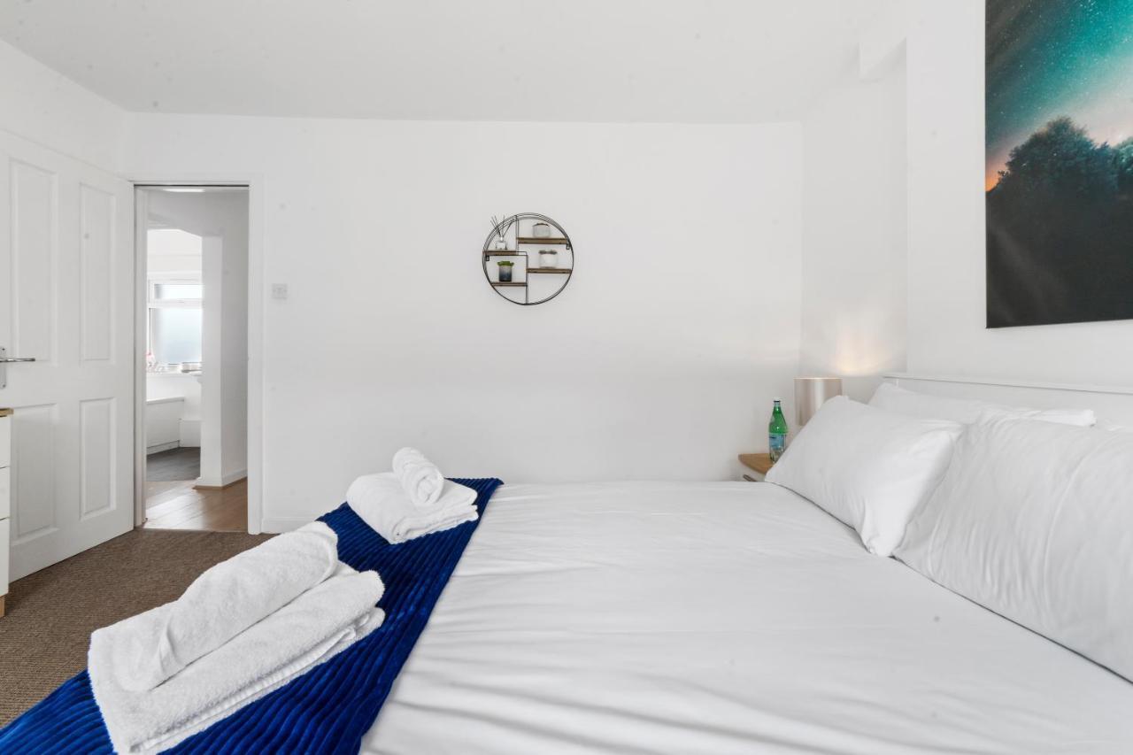 Village Cwtch Whitchurch 2 Bedroom Apartment كارديف المظهر الخارجي الصورة
